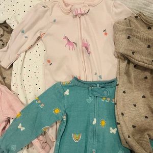Carter’s baby girl footie pajama bundle newborn 0-3